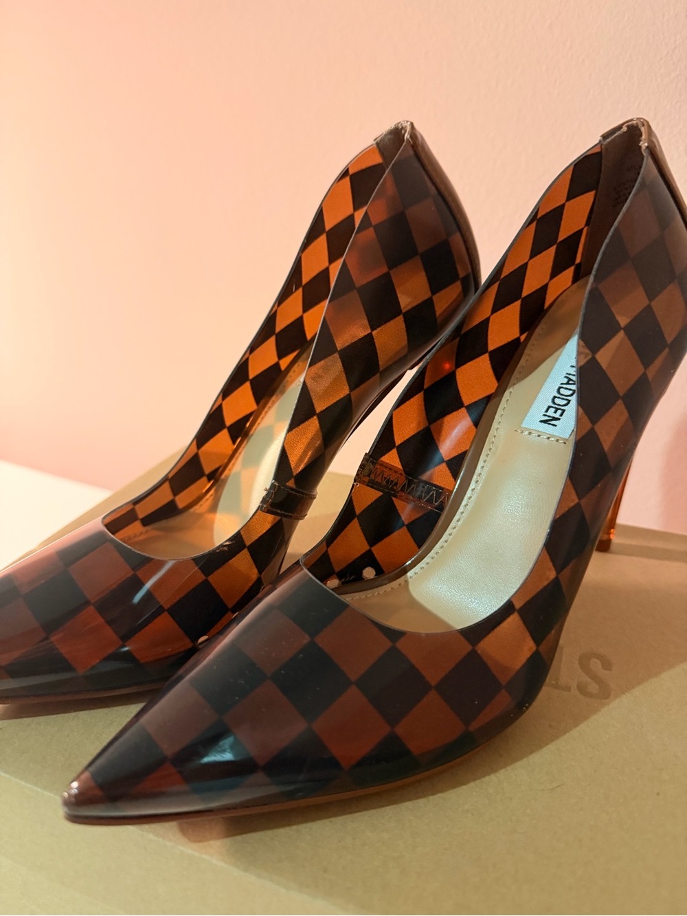 NEVER WORN Steve Madden Black & Brown Checkerboard Patent Pointed Pumps